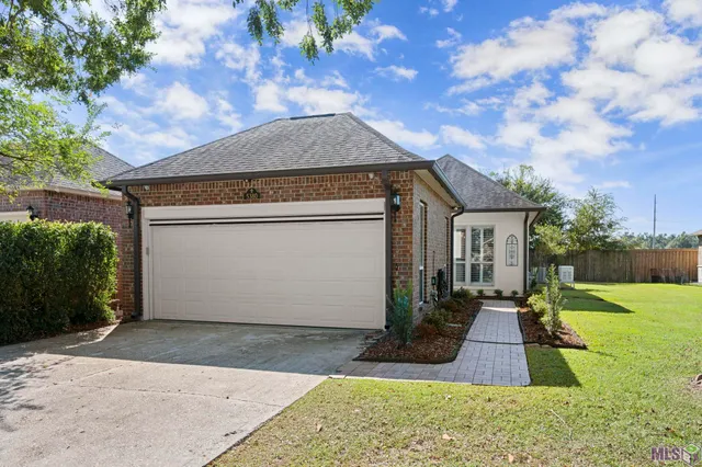 $320,000 | 5380 Courtyard Drive, Gonzales, LA 70737