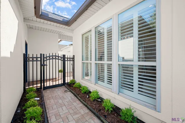 $320,000 | 5380 Courtyard Drive, Gonzales, LA 70737