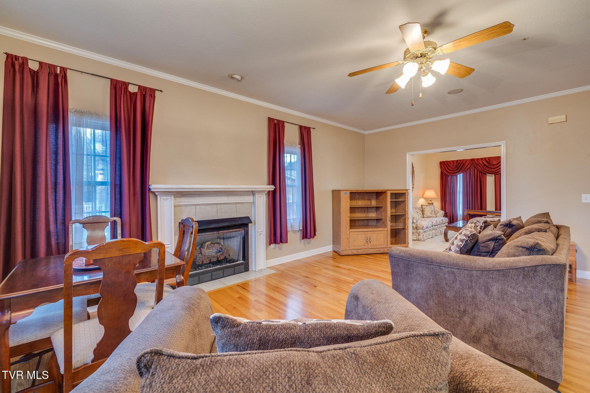 1402 Lake Ridge Square Johnson City, TN 37601 - Photo 12 of 57 011