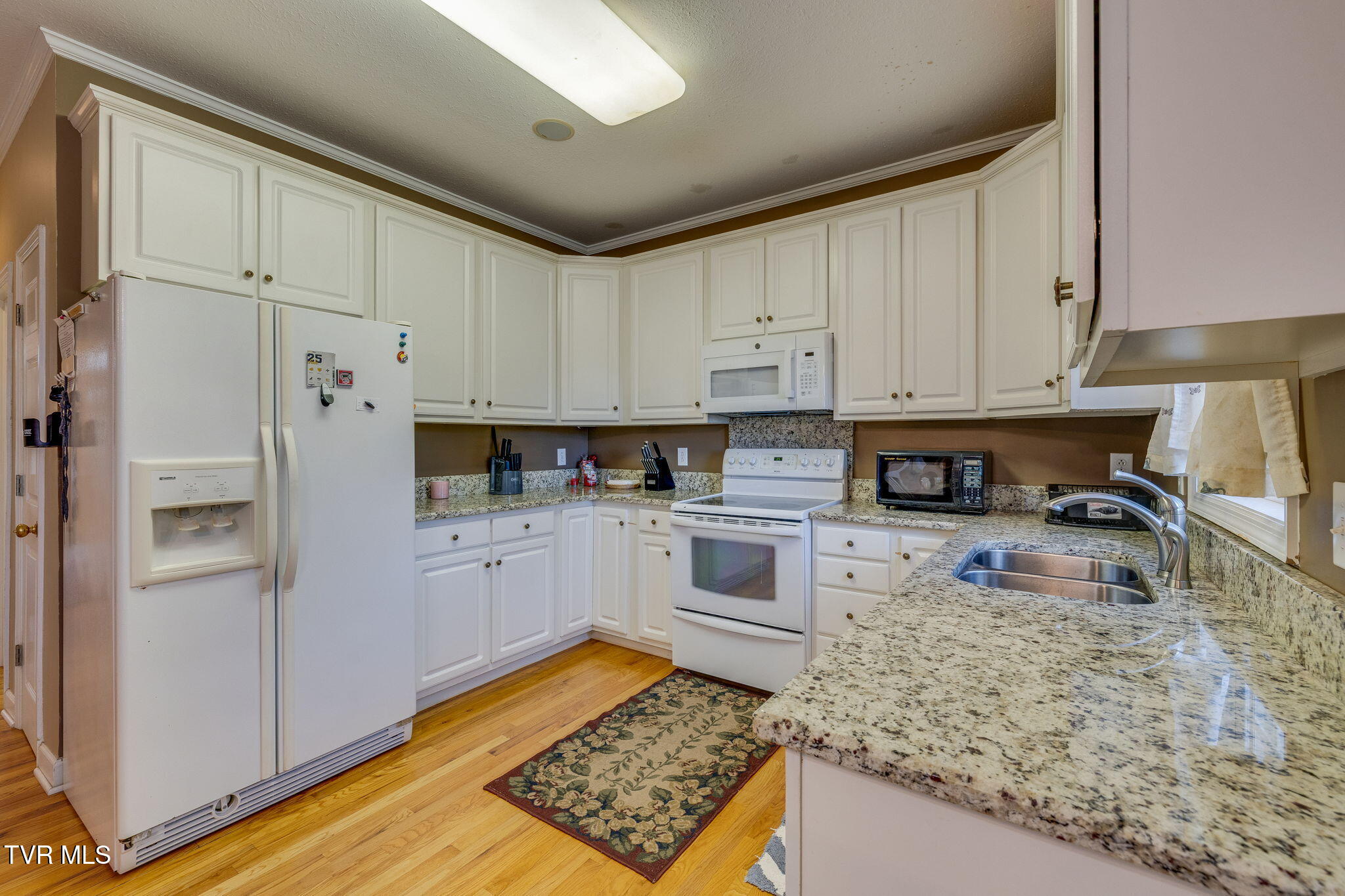 1402 Lake Ridge Square Johnson City, TN 37601 - Photo 16 of 57 015