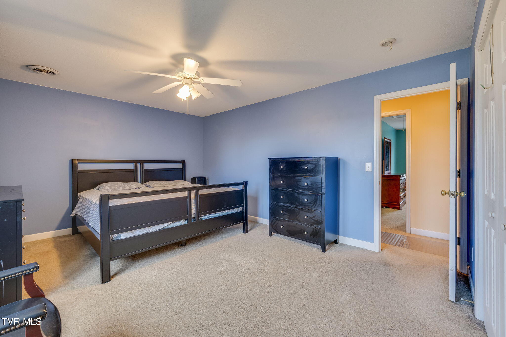 1402 Lake Ridge Square Johnson City, TN 37601 - Photo 31 of 57 030