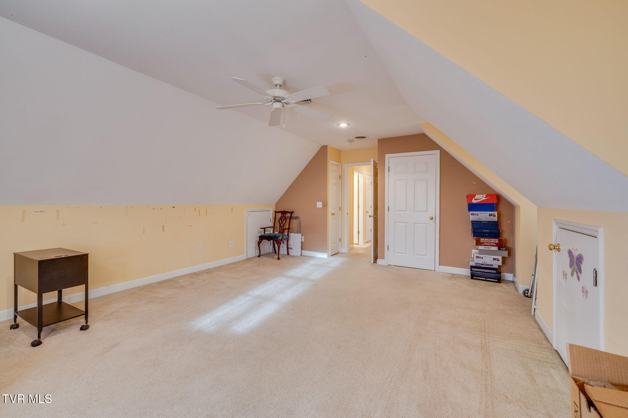 1402 Lake Ridge Square Johnson City, TN 37601 - Photo 35 of 57 034