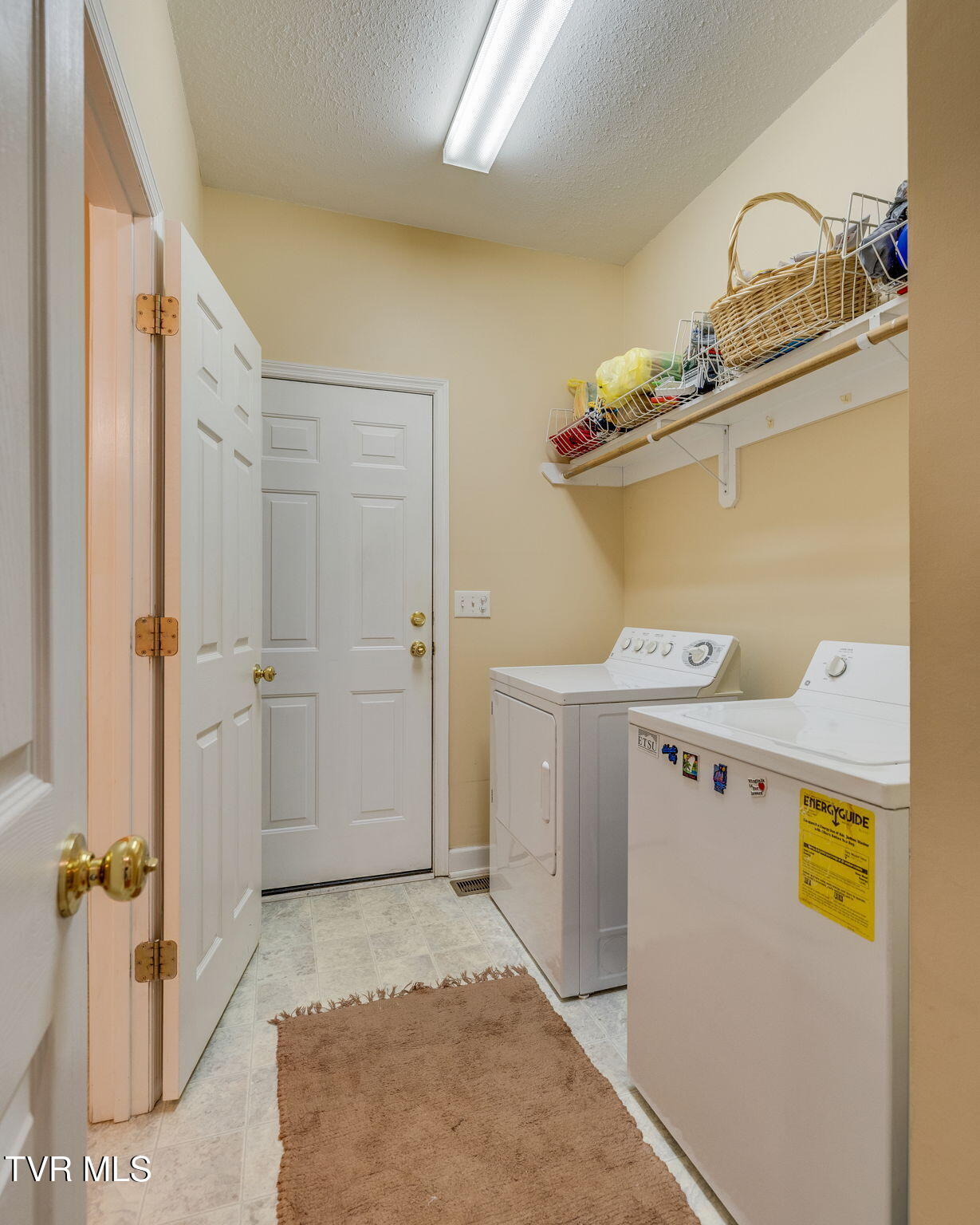 1402 Lake Ridge Square Johnson City, TN 37601 - Photo 36 of 57 035