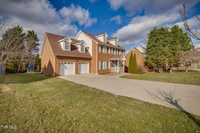 $575,000 | 1402 Lake Ridge Square, Johnson City, TN 37601
