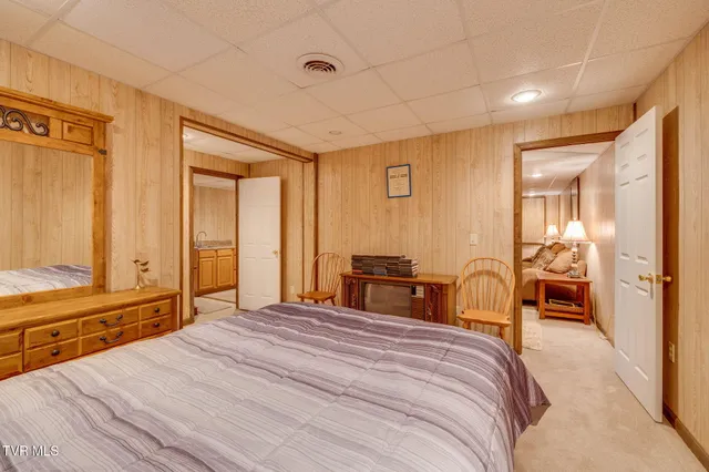 $575,000 | 1402 Lake Ridge Square, Johnson City, TN 37601