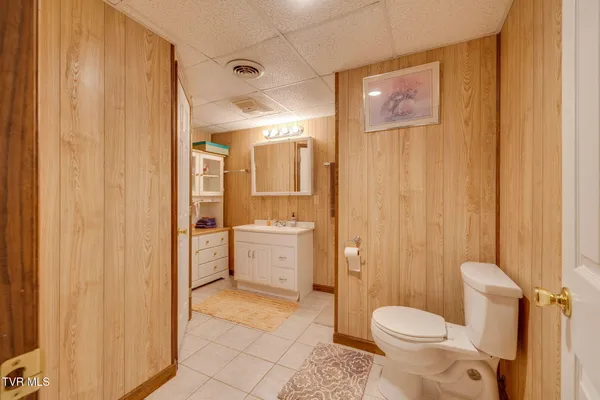 $575,000 | 1402 Lake Ridge Square, Johnson City, TN 37601