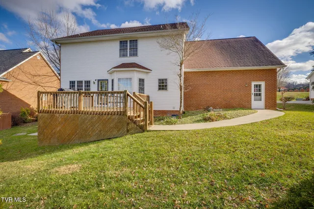 $575,000 | 1402 Lake Ridge Square, Johnson City, TN 37601