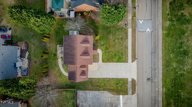 $575,000 | 1402 Lake Ridge Square, Johnson City, TN 37601