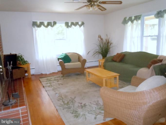107 Highland Road Westminster, MD 21157 - Photo 8 of 25 Living Room