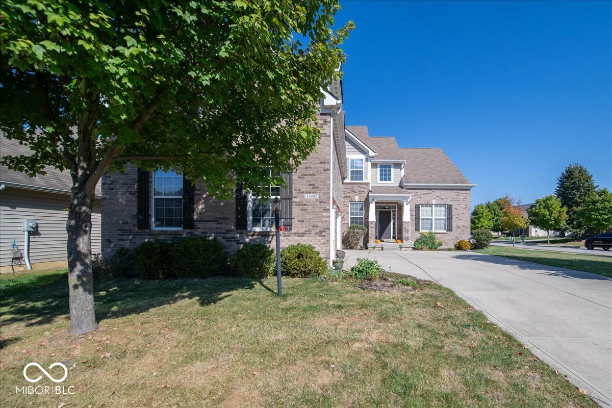 14402 Wolverton Way Fishers, IN 46037 - Photo 3 of 26 Gallery Image 3