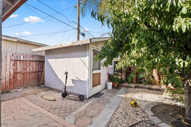 a view of a pathway of the house