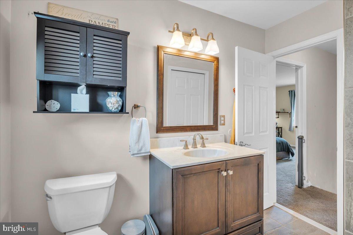 20 Longhurst Road Marlton, NJ 08053 - Photo 17 of 28 Hallway full bathroom