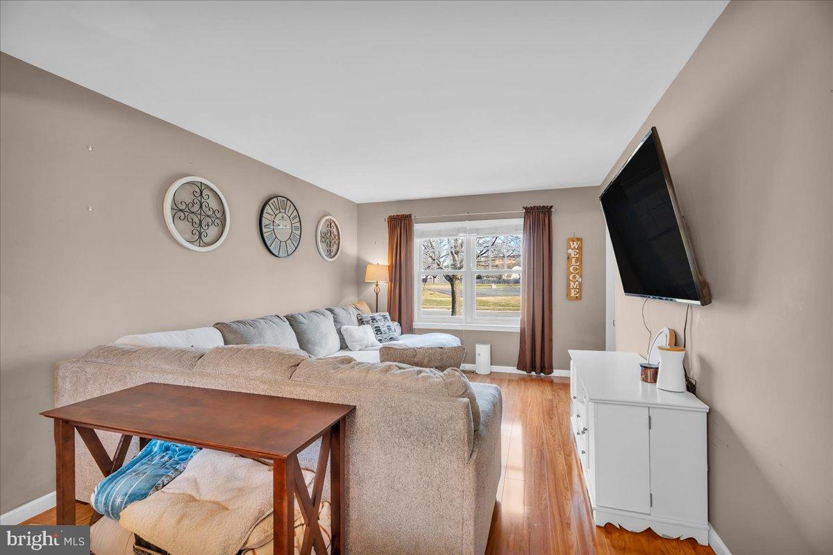 20 Longhurst Road Marlton, NJ 08053 - Photo 4 of 28 Cozy living space with natural light.