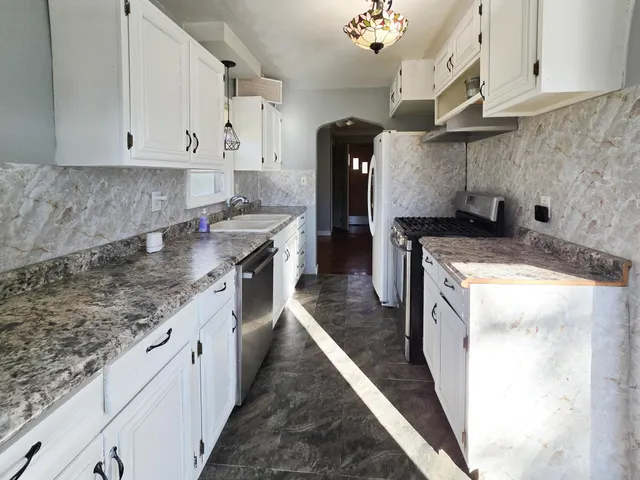 $289,000 | 1526 Upper Afton Road, St. Paul, MN 55106