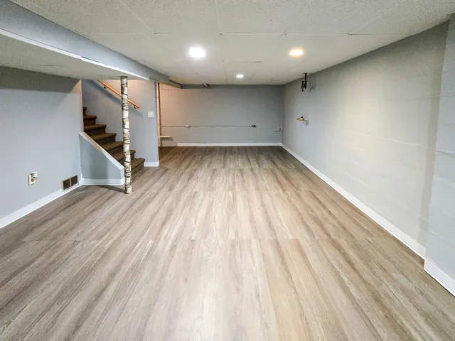 $289,000 | 1526 Upper Afton Road, St. Paul, MN 55106