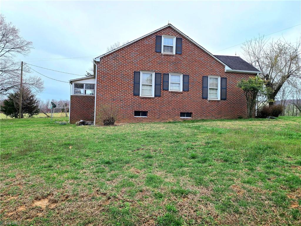374 Bagley Springs Road Ronda, NC 28670 - Photo 3 of 41 Gallery Image 3