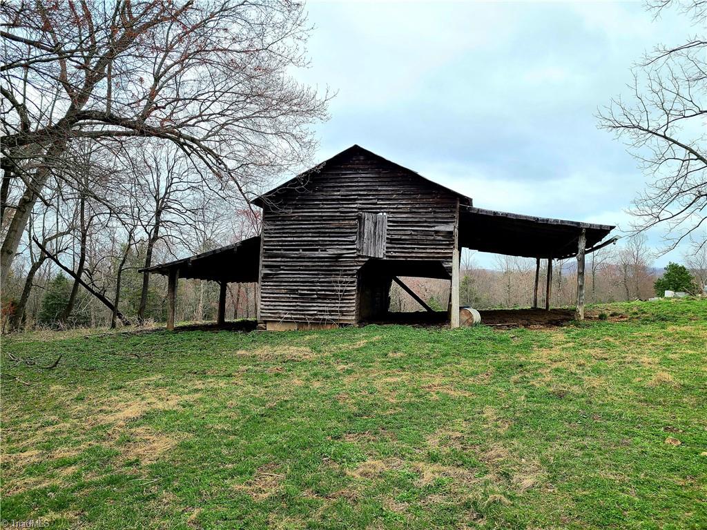 374 Bagley Springs Road Ronda, NC 28670 - Photo 22 of 41 Gallery Image 22