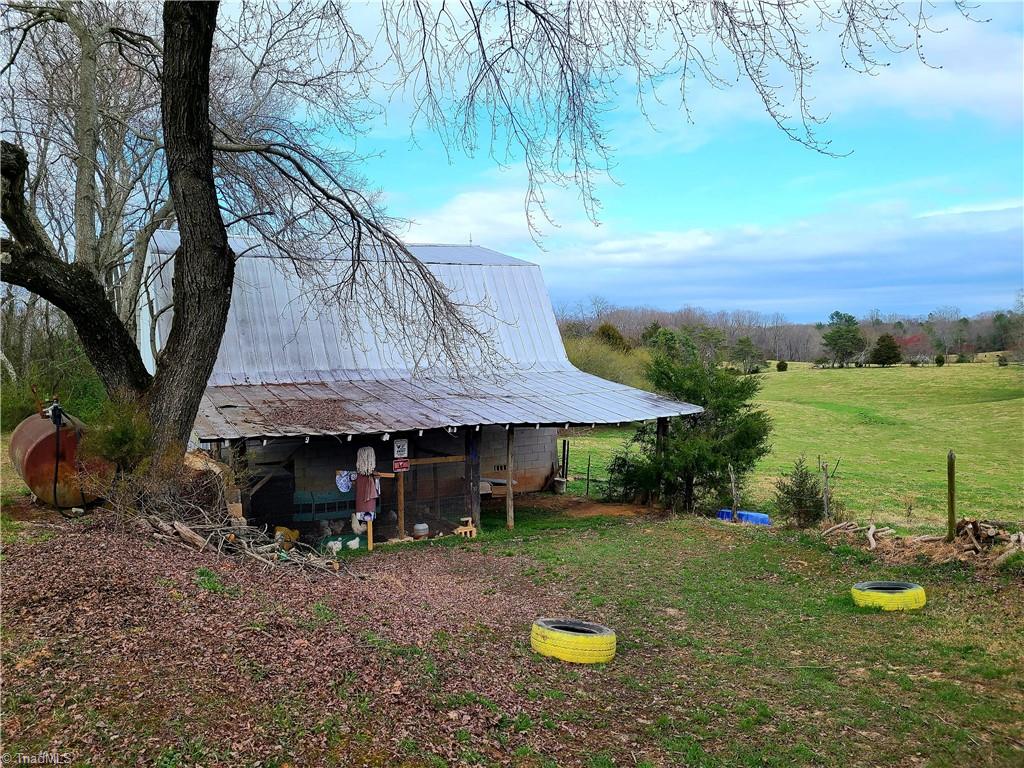374 Bagley Springs Road Ronda, NC 28670 - Photo 6 of 41 Gallery Image 6