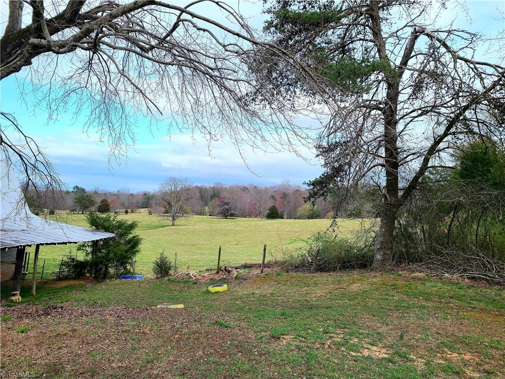 374 Bagley Springs Road Ronda, NC 28670 - Photo 8 of 41 Gallery Image 8
