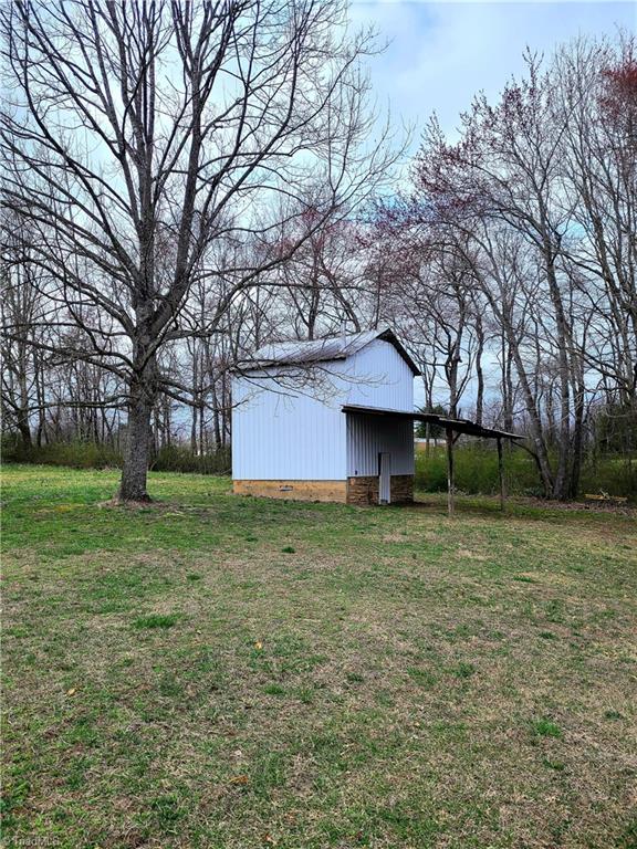 374 Bagley Springs Road Ronda, NC 28670 - Photo 10 of 41 Gallery Image 10