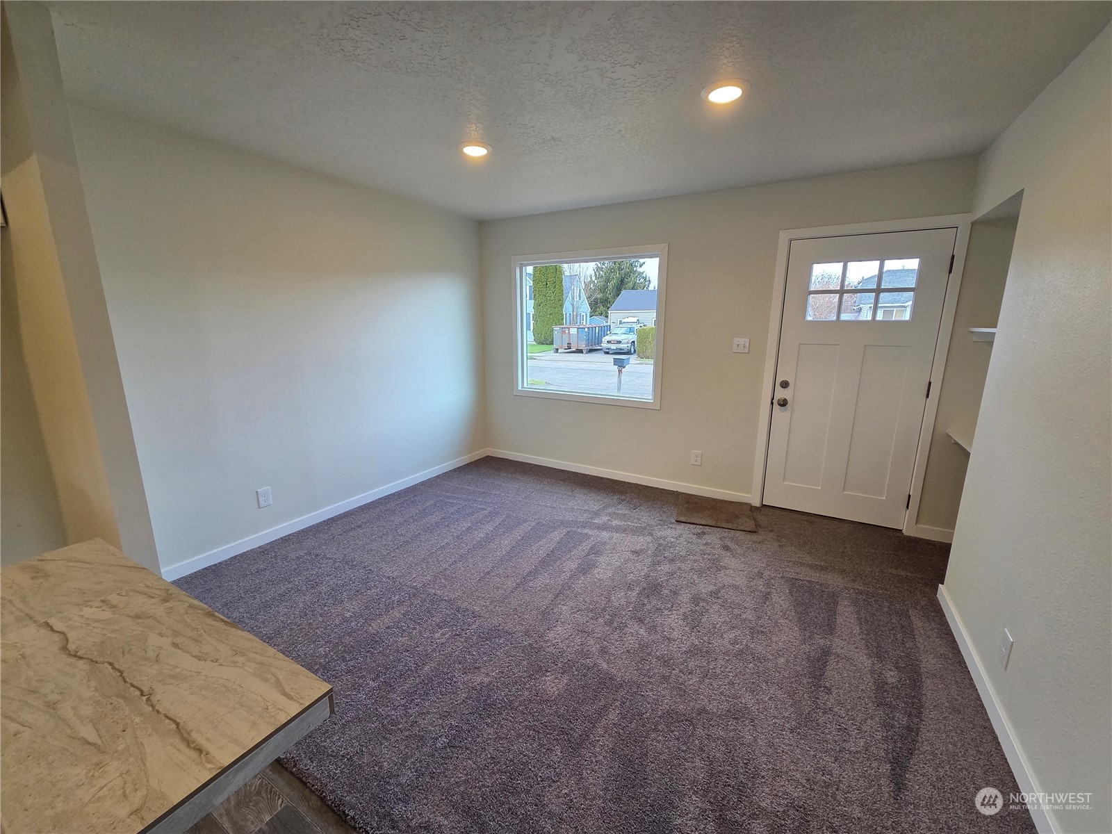 348 Colorado Street Longview, WA 98632 - Photo 4 of 17 Gallery Image 4