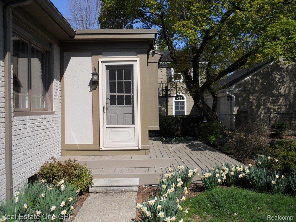 656 Lincoln Road Grosse Pointe, MI 48230 - Photo 19 of 22 DSCN0939.JPG