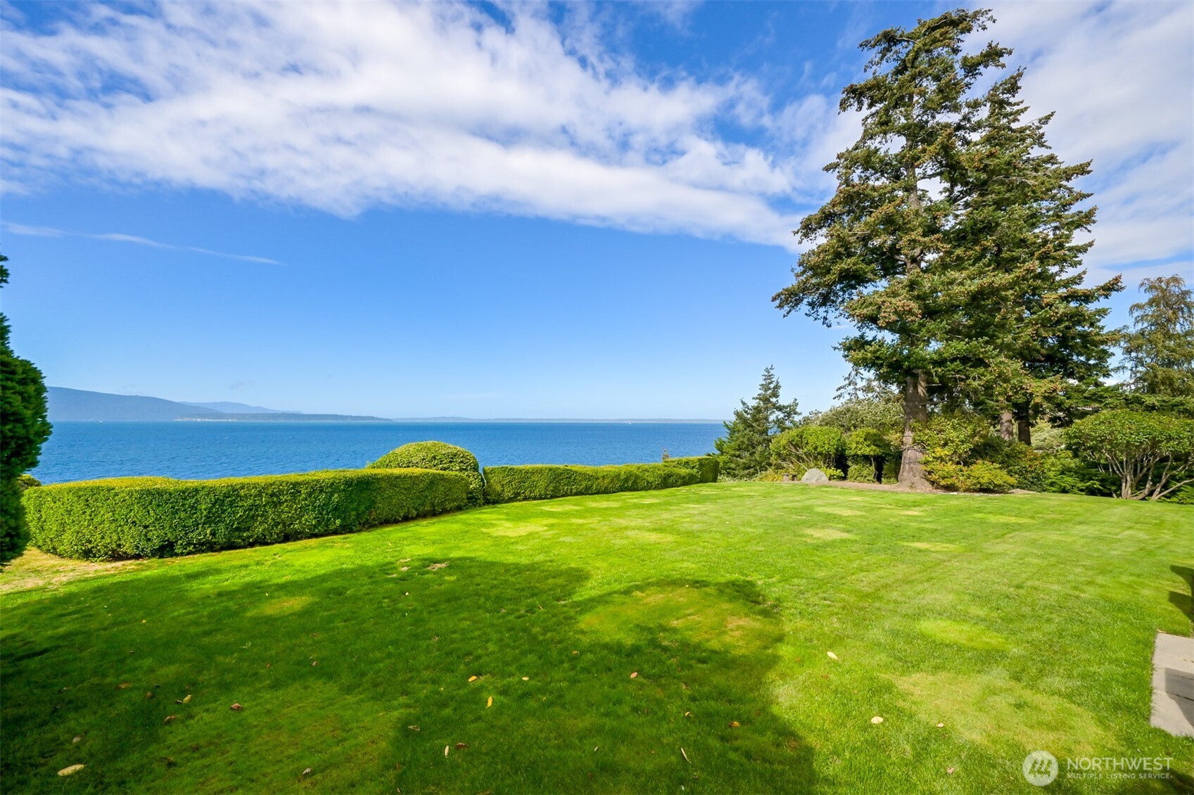 100 Willow Road Bellingham, WA 98225 - Photo 37 of 40 a yard with lots of green space