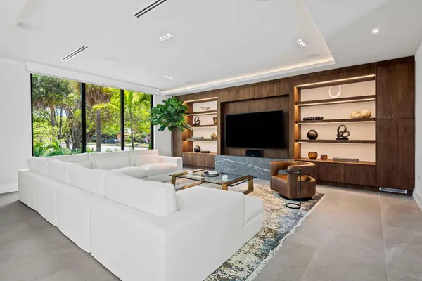 $675,000 | 5288 Alton Road, Unit 2, Miami Beach, FL 33140