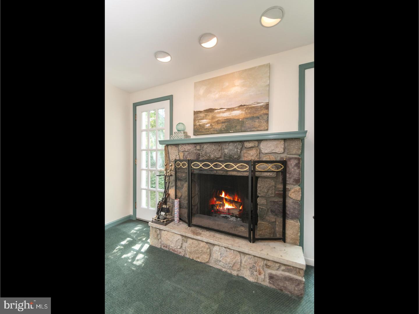 525 Waln Road Glenside, PA 19038 - Photo 10 of 25 Family Room
