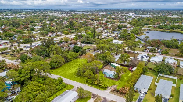 $135,000 | 5167 Southeast Isabelita Avenue, Stuart, FL 34997