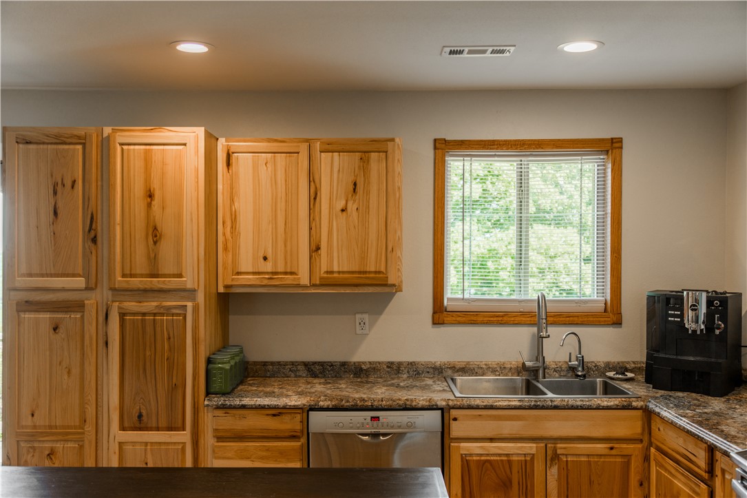 10022 West Devils Den Road Winslow, AR 72959 - Photo 8 of 60 Gallery Image 8