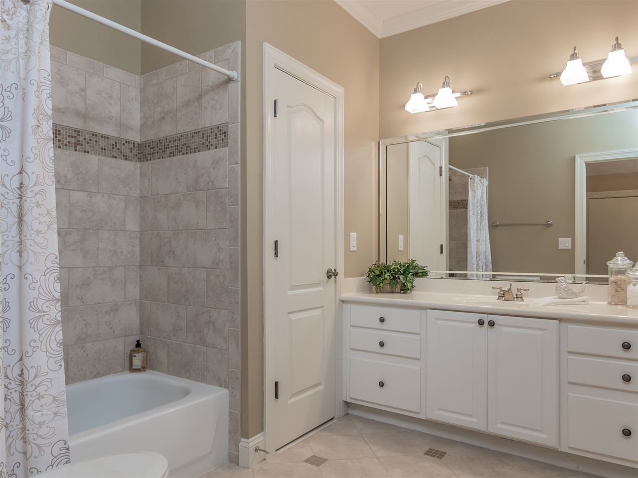 1413 Wynncrest Court Raleigh, NC 27603 - Photo 25 of 30 Hall bath