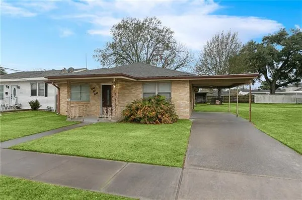 $225,000 | 2220 Lyndell Drive, Chalmette, LA 70043
