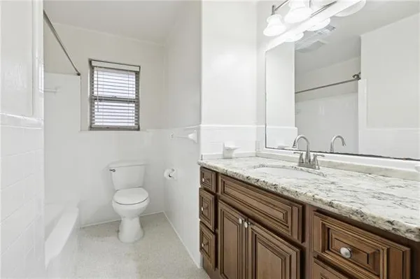 $225,000 | 2220 Lyndell Drive, Chalmette, LA 70043