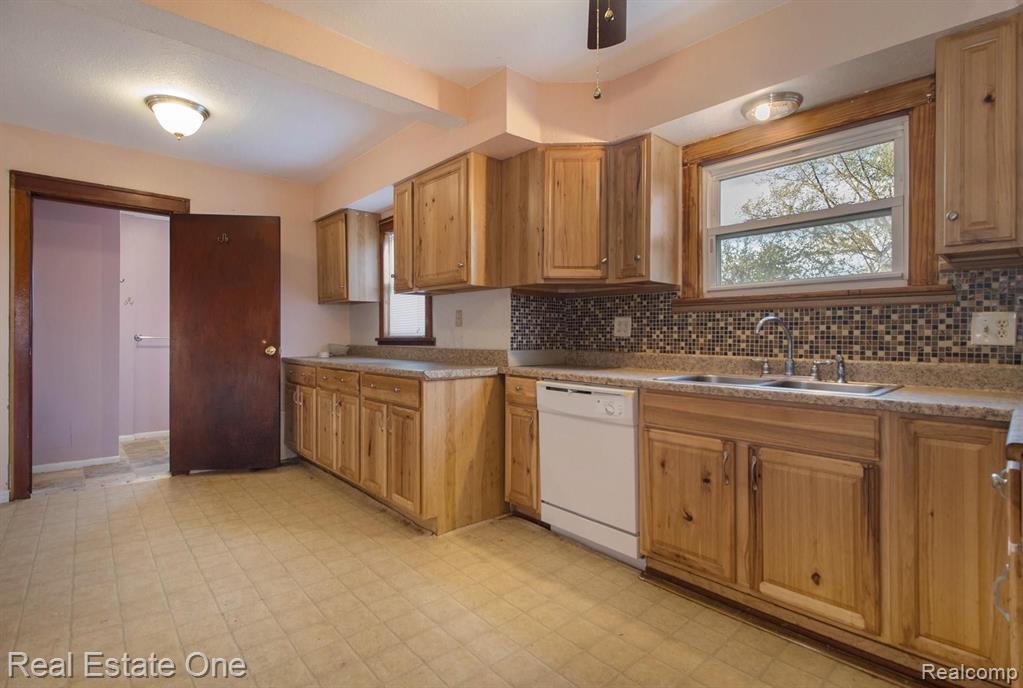 15403 South Telegraph Road Monroe, MI 48161 - Photo 11 of 23