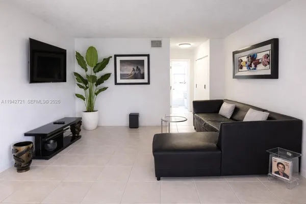 $1,700 | 500 Northeast 2nd Street, Unit 221, Dania Beach, FL 33004