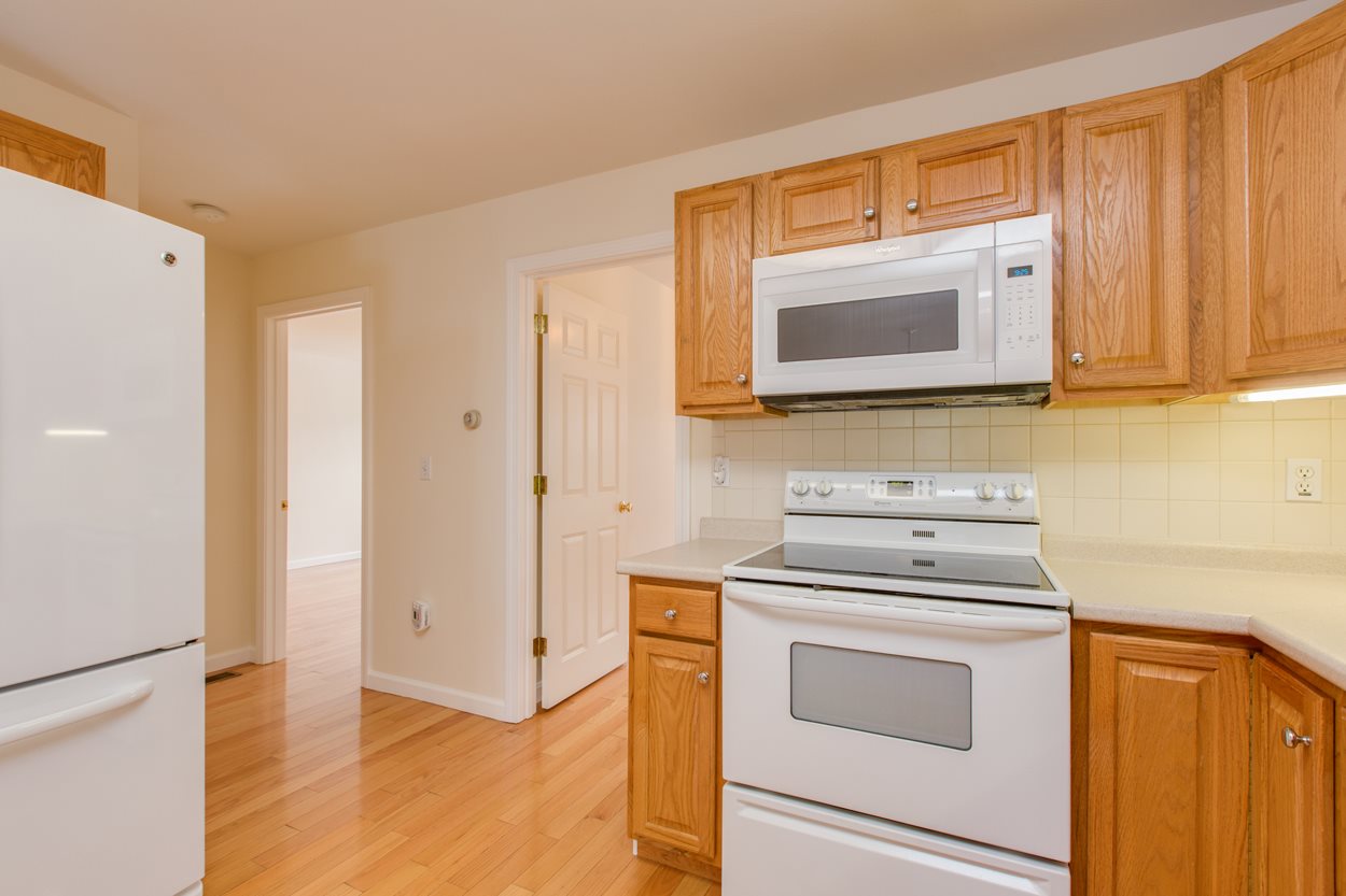 35 Pleasant Street Windham, NH 03087 - Photo 11 of 29