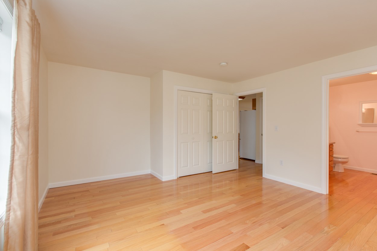 35 Pleasant Street Windham, NH 03087 - Photo 12 of 29