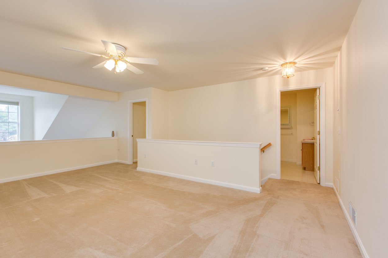 35 Pleasant Street Windham, NH 03087 - Photo 19 of 29