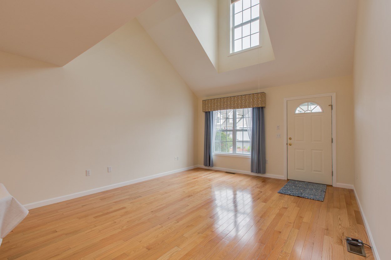 35 Pleasant Street Windham, NH 03087 - Photo 3 of 29