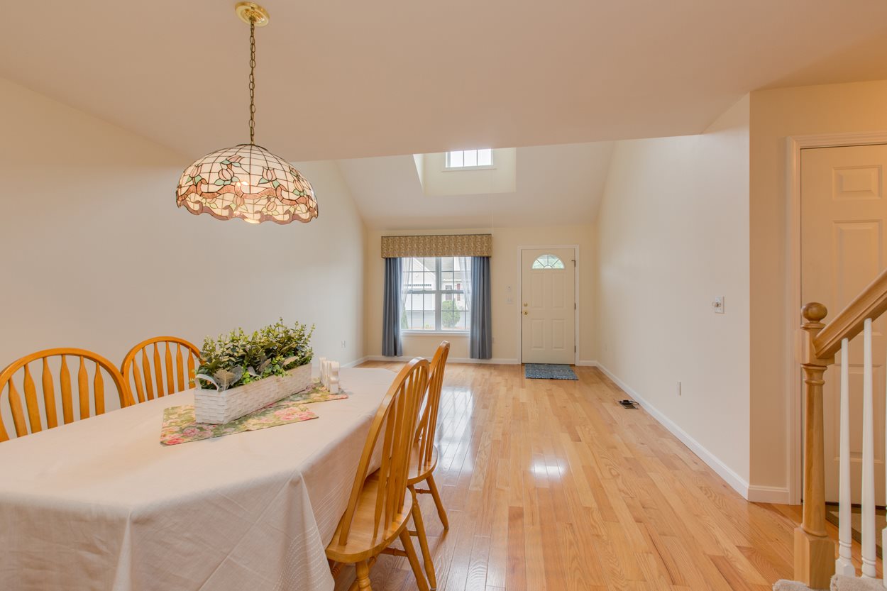 35 Pleasant Street Windham, NH 03087 - Photo 4 of 29