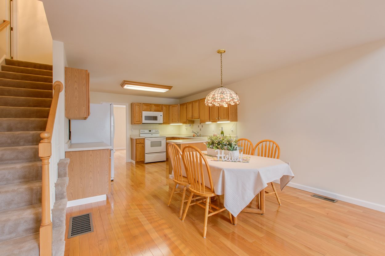 35 Pleasant Street Windham, NH 03087 - Photo 5 of 29