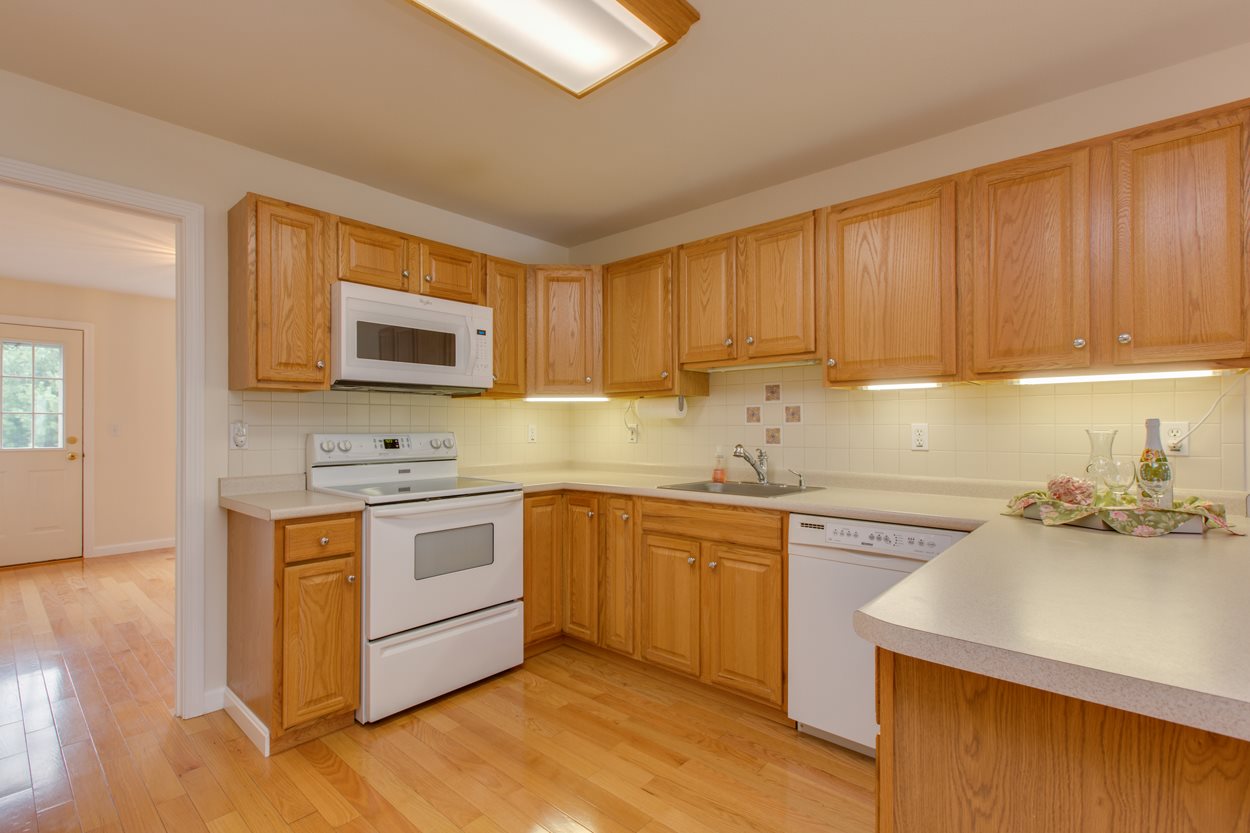35 Pleasant Street Windham, NH 03087 - Photo 10 of 29