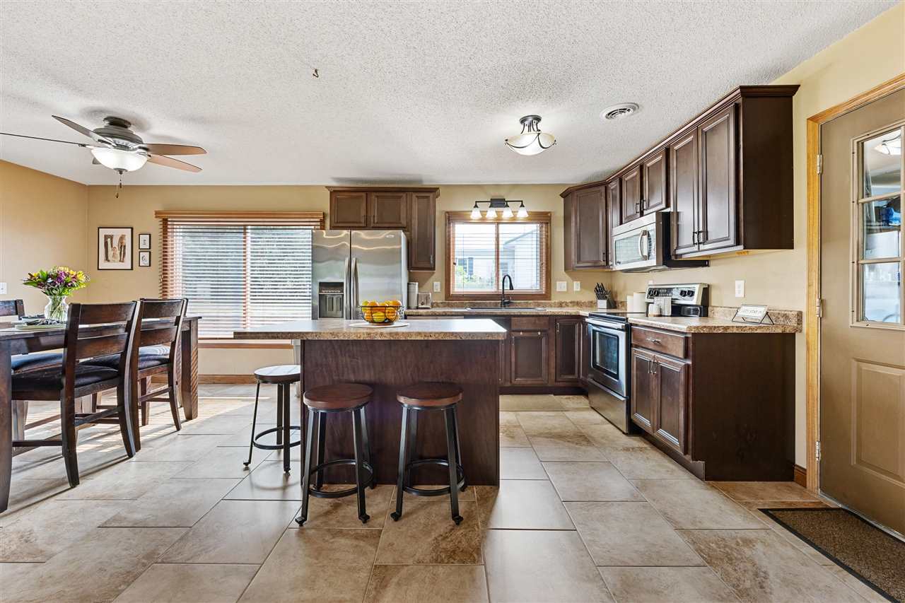 1915 Highland Road Ely, IA 52227 - Photo 7 of 34 Gallery Image 7