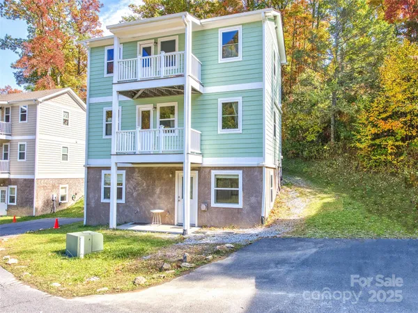 $275,000 | 12 Lila Lane, Leicester, NC 28748