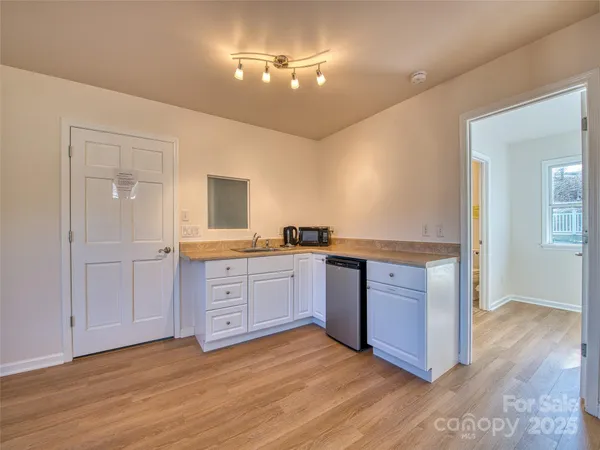 $275,000 | 12 Lila Lane, Leicester, NC 28748