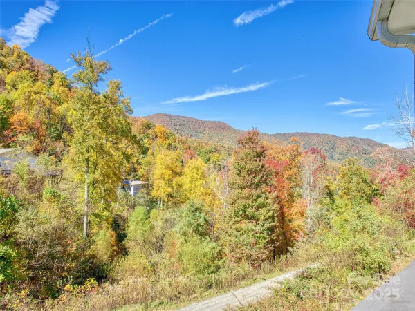 $275,000 | 12 Lila Lane, Leicester, NC 28748
