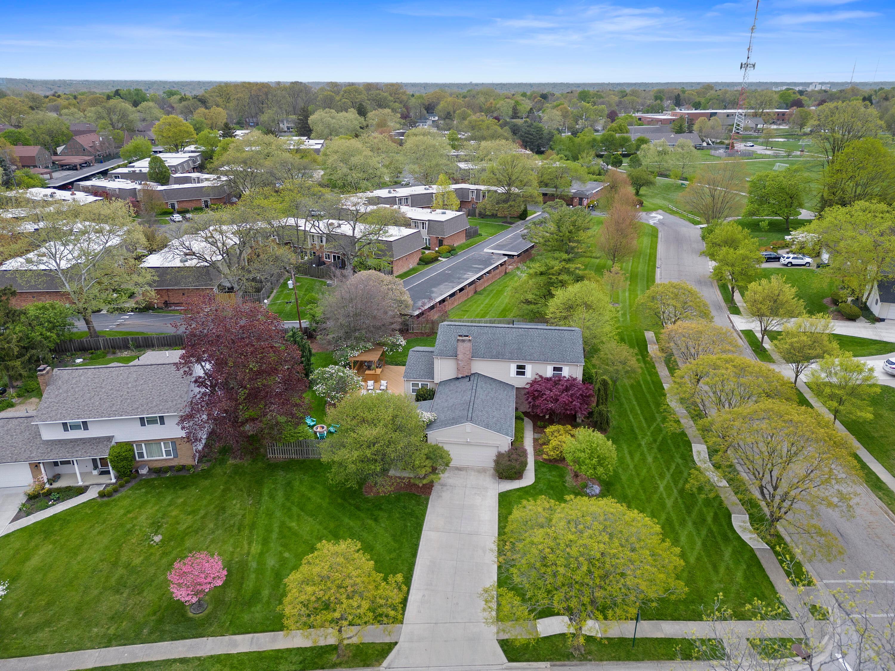 1650 Oak Hill Road Columbus, OH 43220 - Photo 67 of 67 Aerial View