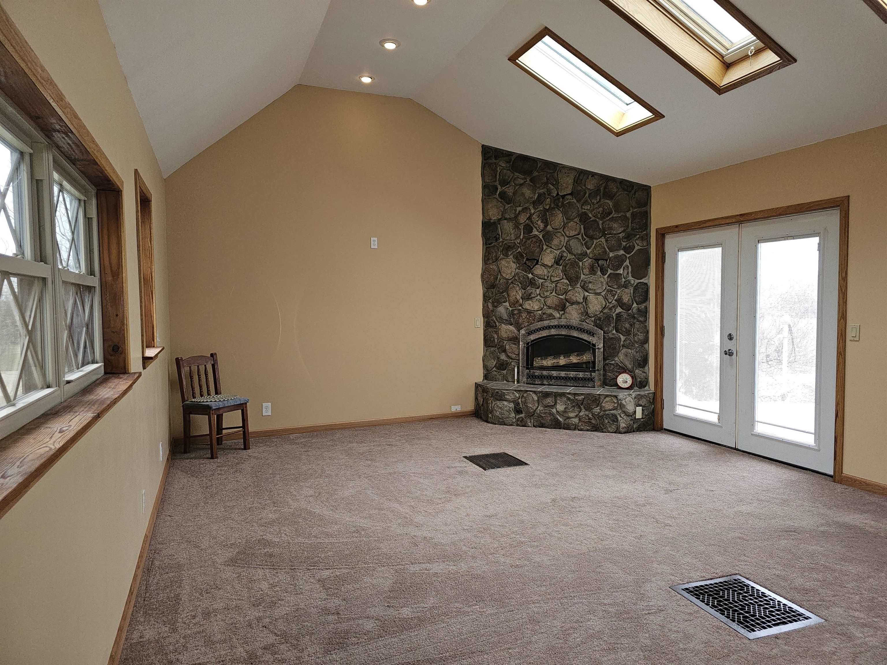 6877 South Durand Road Durand, MI 48429 - Photo 10 of 23 50137093-b3d0f1b2-c2cc-4b54-90b3-623ee26bd4fc.JPG