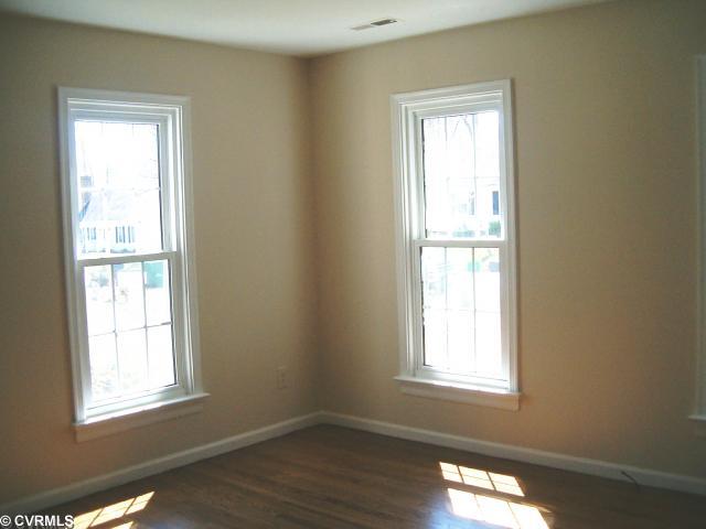 5506 Chanson Road Richmond, VA 23237 - Photo 3 of 12 Den/Family/Great Room - Pic 2 - Family Room with loads of sun light, White Trim.